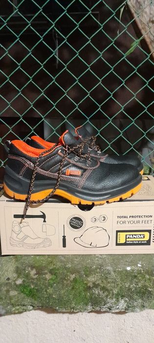 Работни обувки  и маратонки-кецове