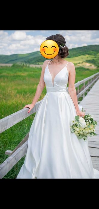 Vand rochie de mireasa Rosa Clara model Traza Luna Novias