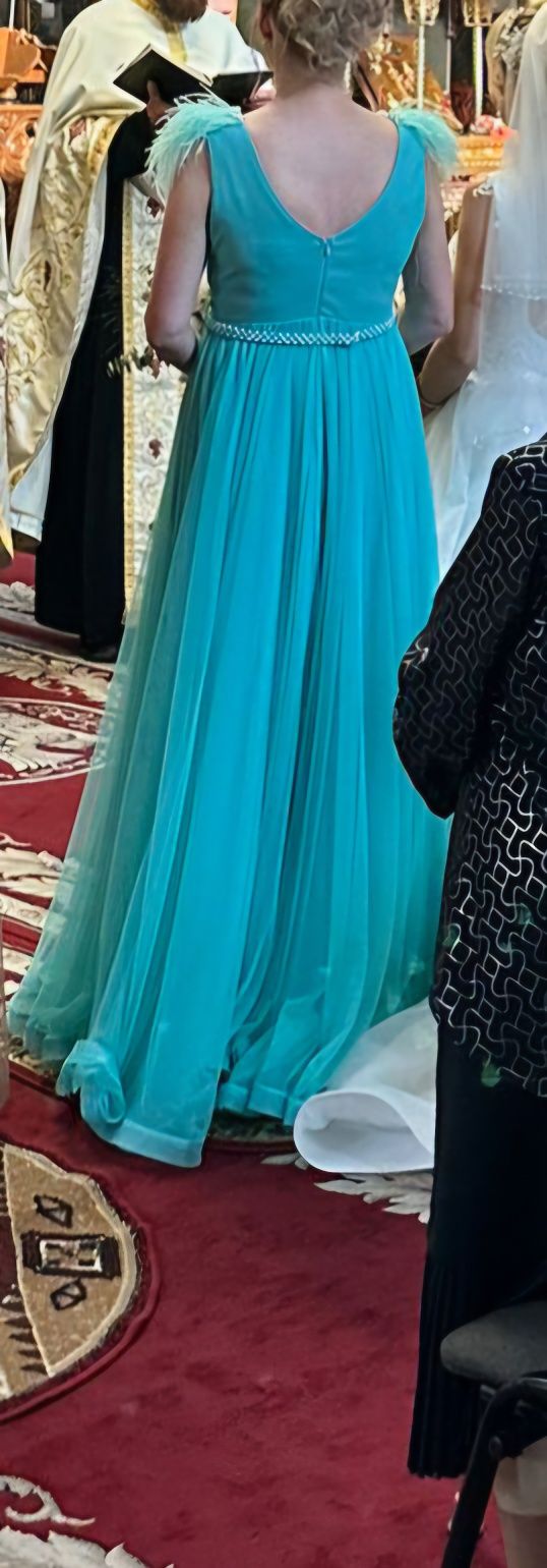 Super pret! Rochie lungă turcoaz elegantă, pene umeri, S-M,ca NOUA!
