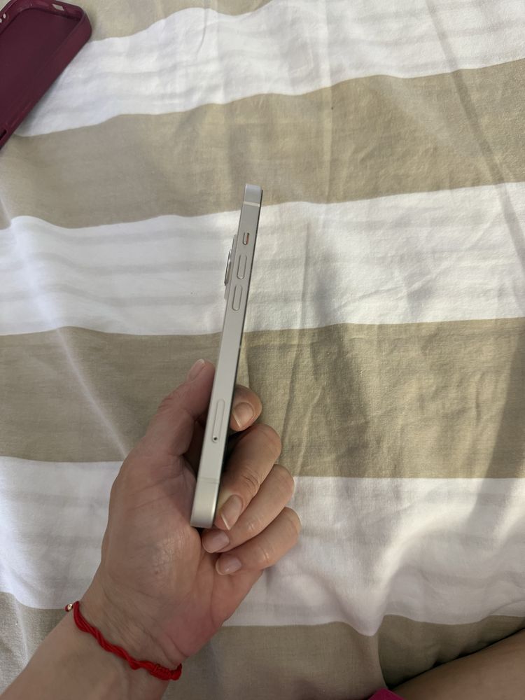 iPhone 13 бял цена по договаряне
