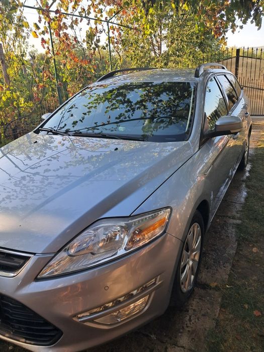Vând Ford Mondeo
