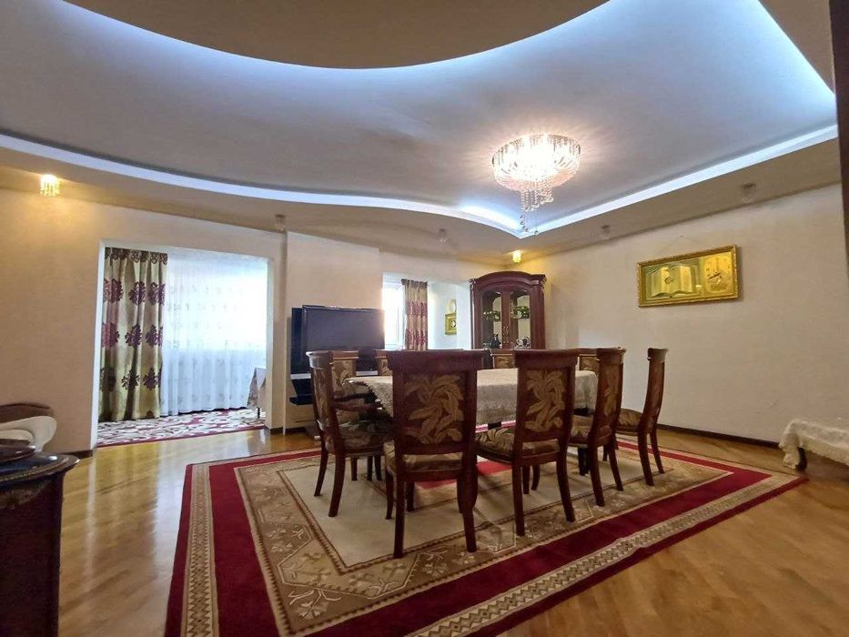 Продаю квартиру
Ул. Бабура, Аския базар
3/5/5
110 м2.
Со всей мебелью