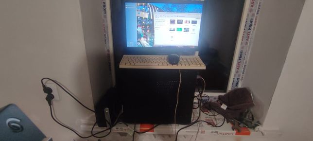 Персональный (настольный)компьютер,  принтер 3В1, стол для компьютера