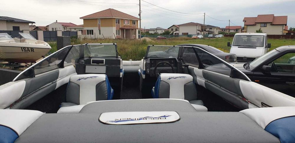 Vand la pachet doua barci BAYLINER si REGAL ambele cu peridoc 8000 Eur