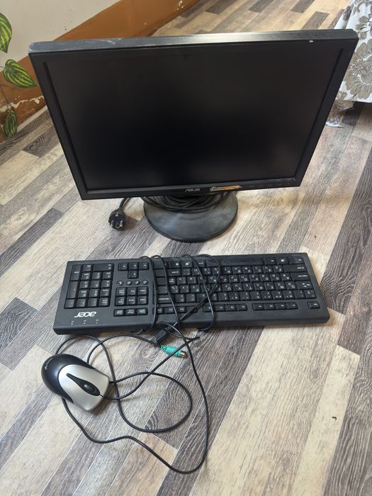 Monitor mishka klaviatura