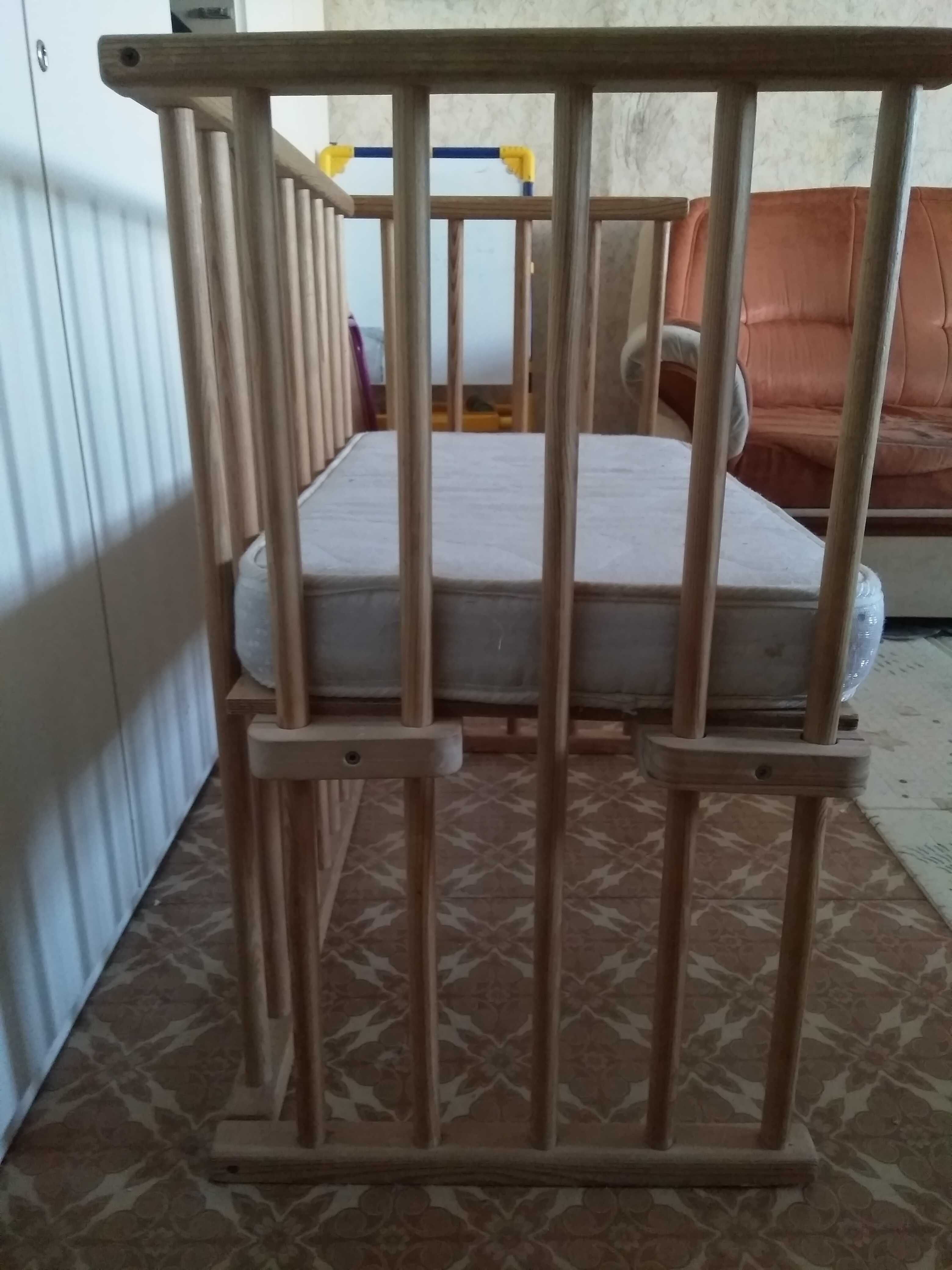 Продам детскую кроватку