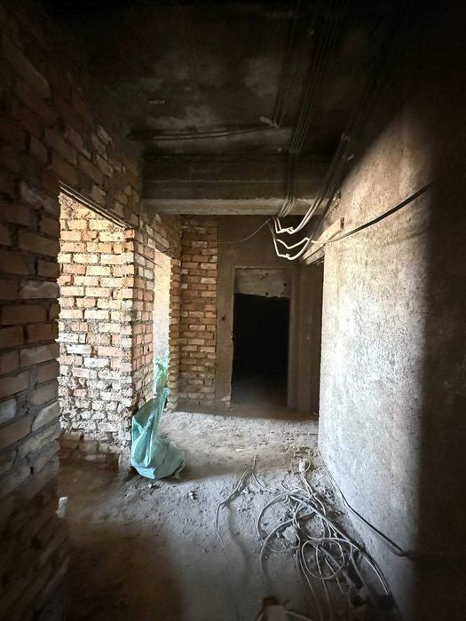 3х комнатная квартира 84кв/м в состоянии коробки, Вокзал