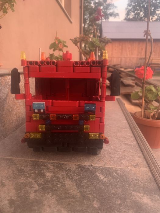 Camion lego doar prin rambus