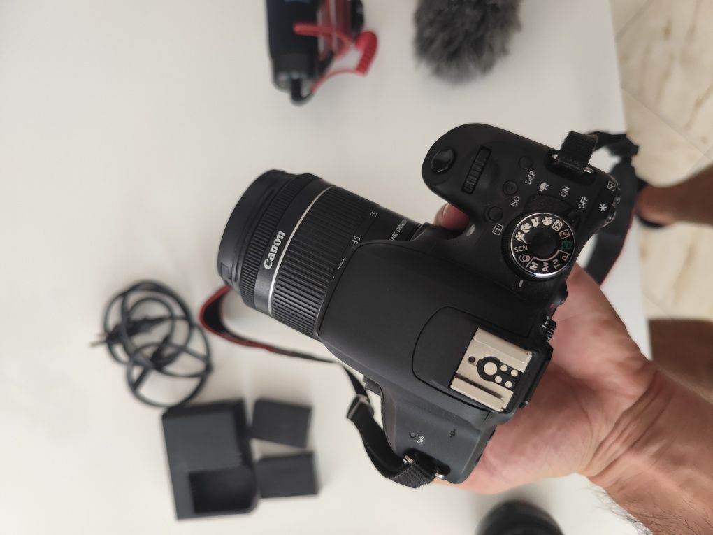 Canon 800D + микрофон RODE + два обектива