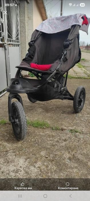 Подарявам детска количка
