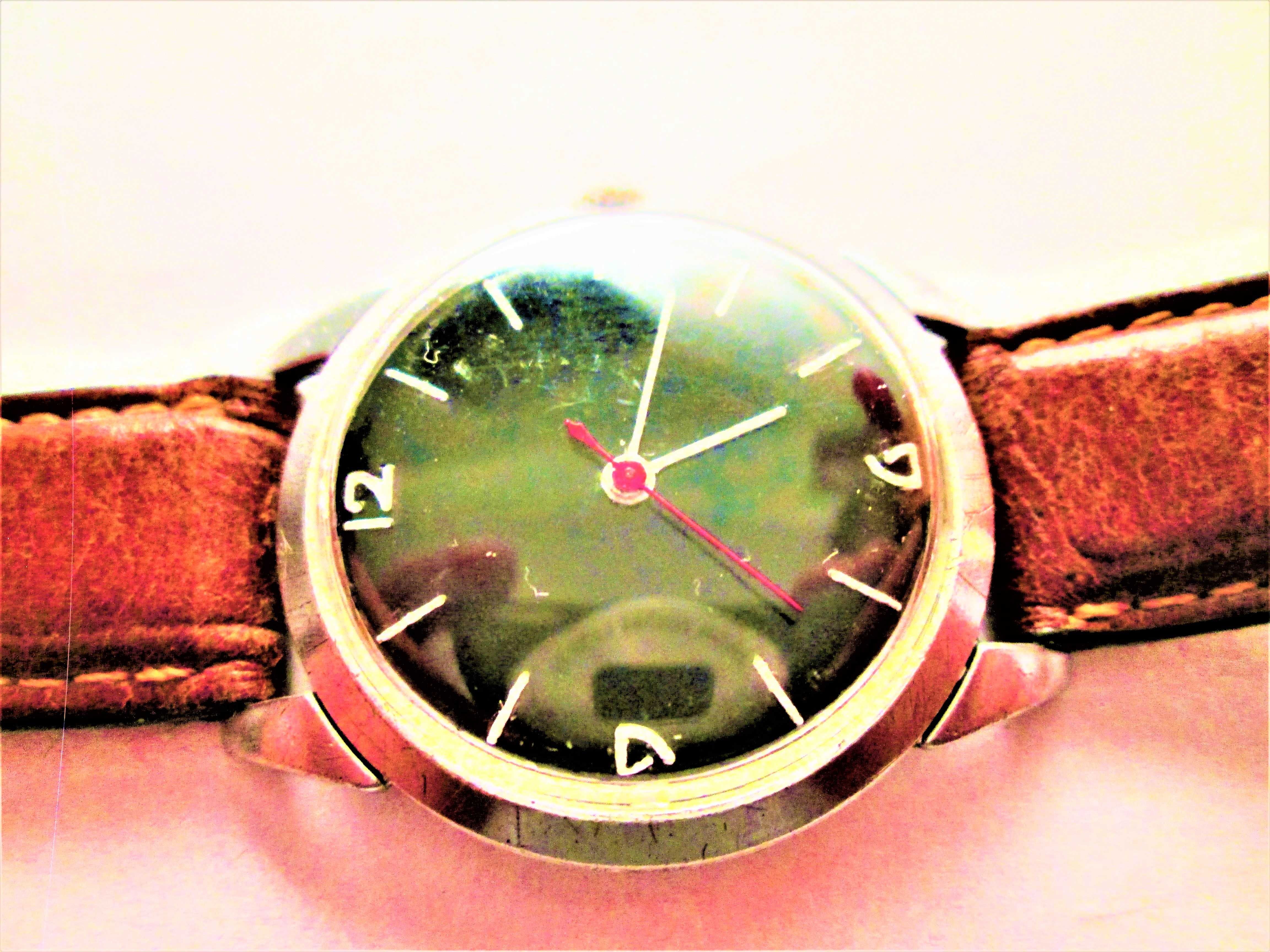 ceas Vostok tip Militar cadran negru