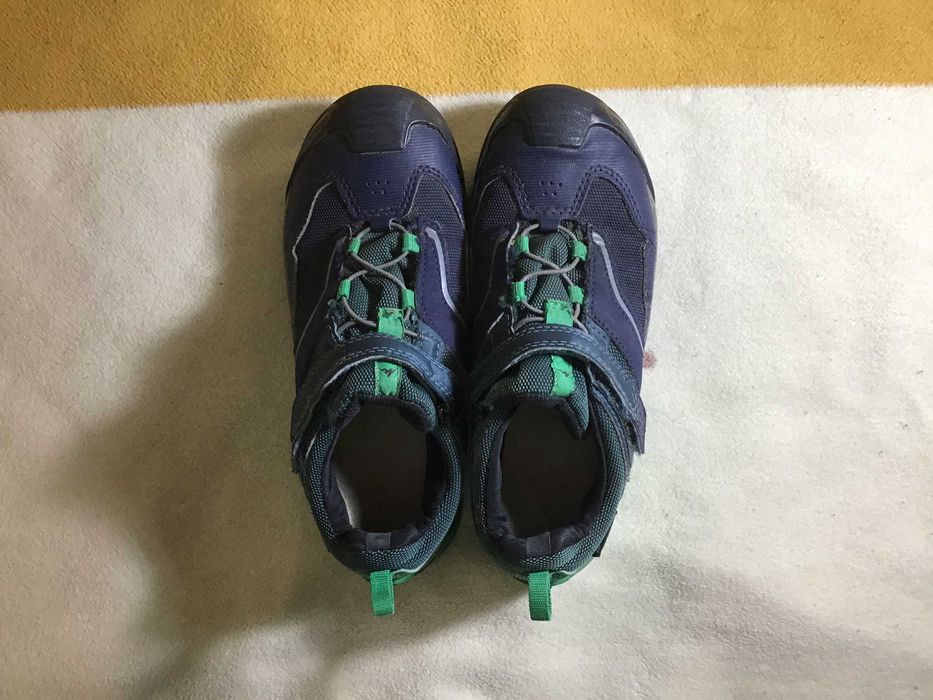 Adidași mărimea 35