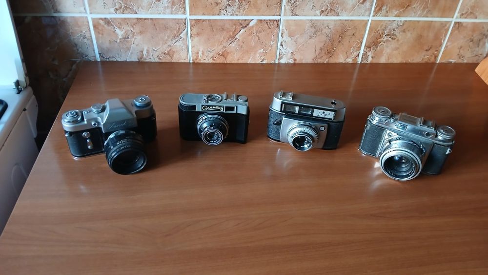 Vând aparate foto vechi