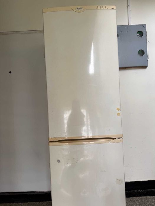 Хладилник с фризер whirlpool