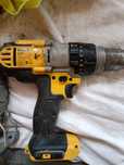 Filetanta , insurubat bormasina percutie cu bataie Dewalt acumulator 3