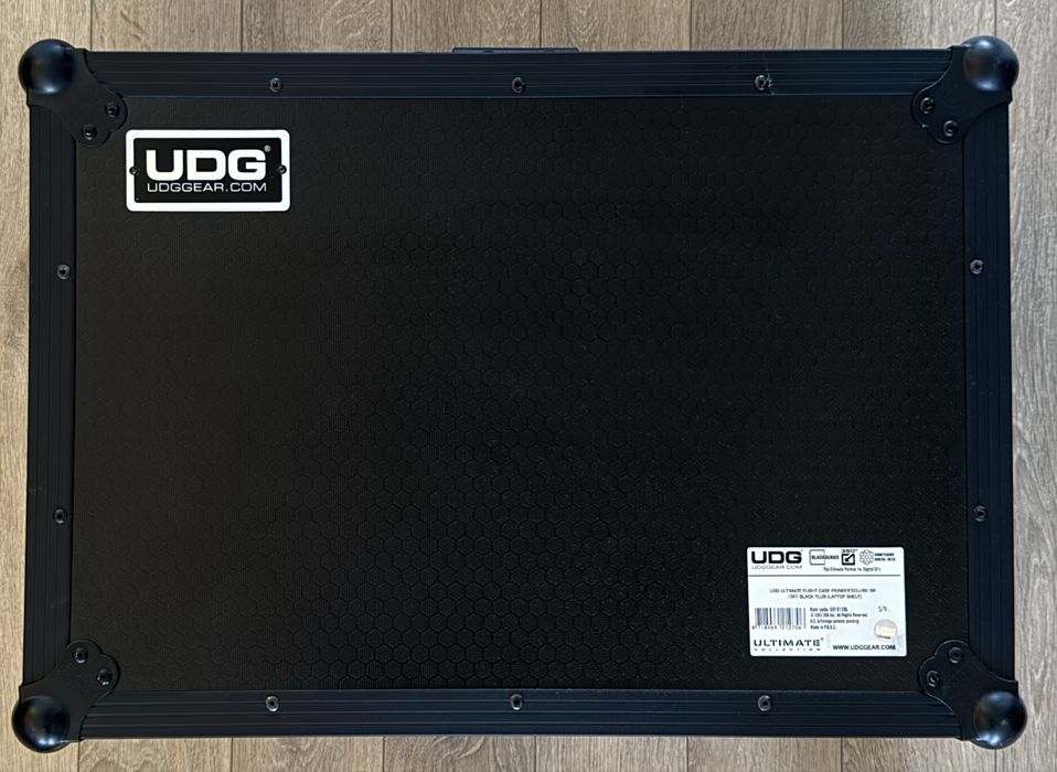 Pioneer DDJ-SR2 контролер с куфар UDG, Decksaver, ChromaCaps, Voucher