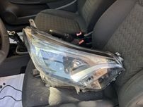Десен фар за Toyota rav4 IV 2016г