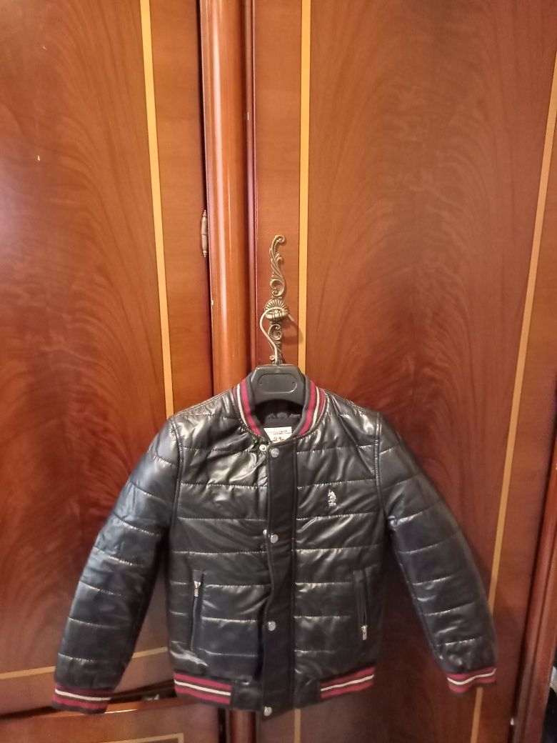 Продам куртку для мальчика