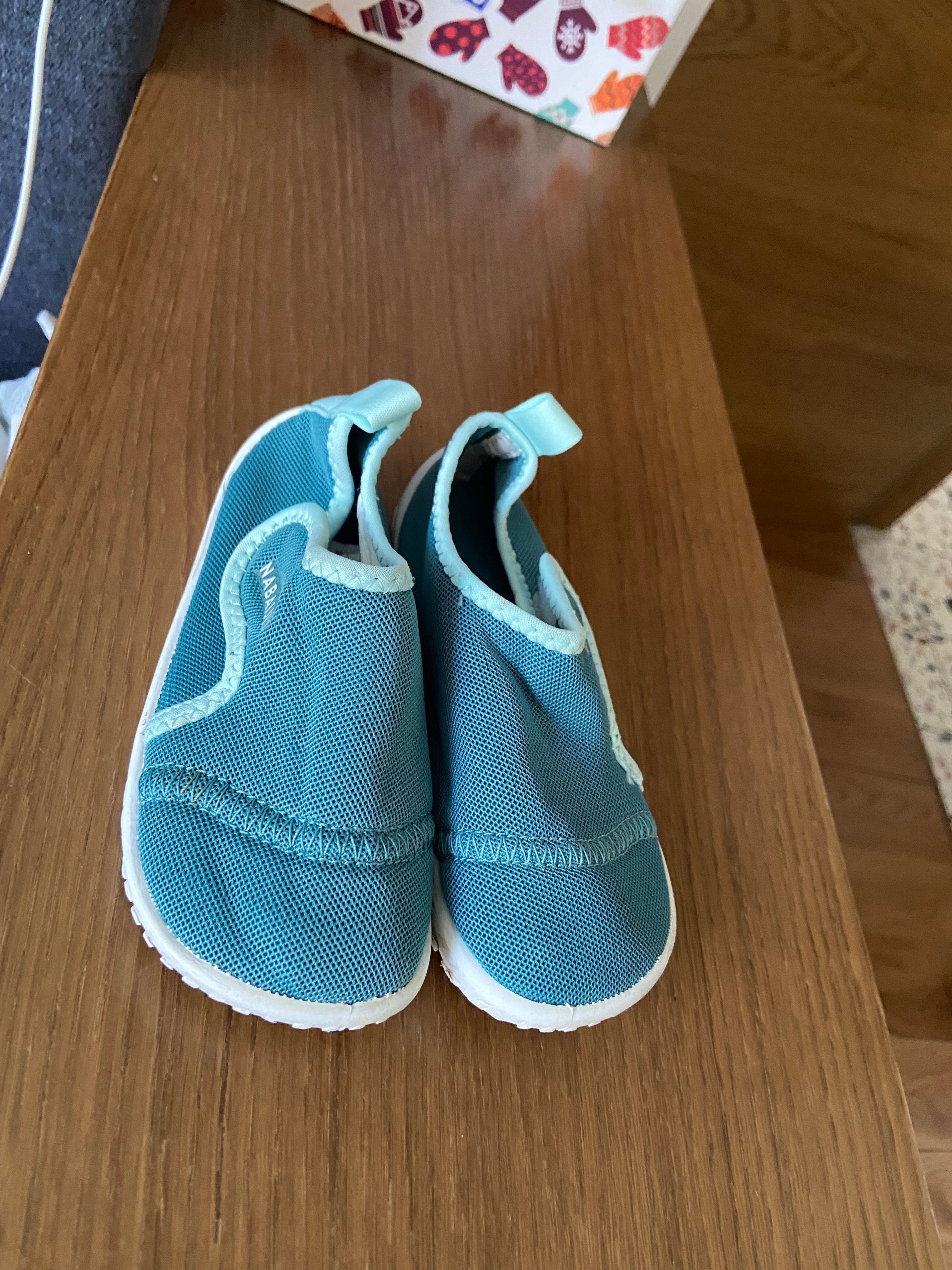 Детски crocs сандали и аква обувки от декатлон 25-26 и 26-27