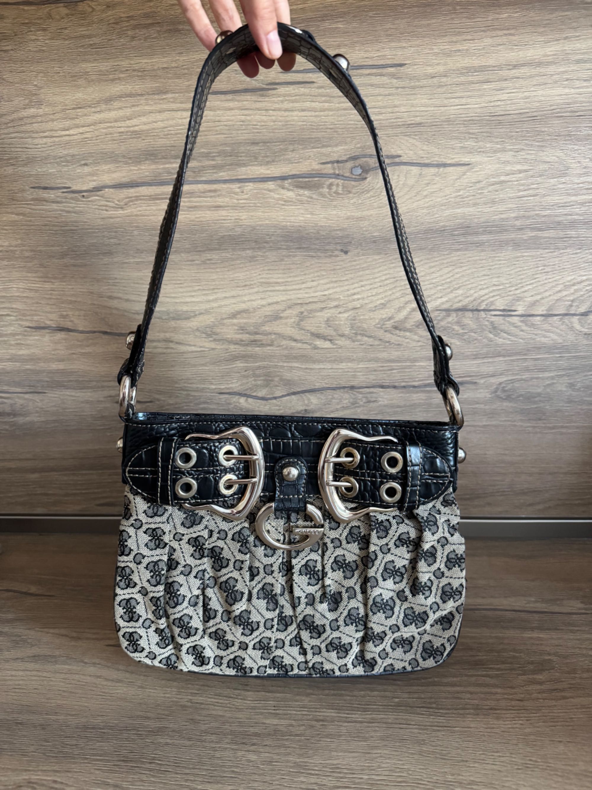 Оригинални чанти Furla, Coccinelle, Versace, Guess