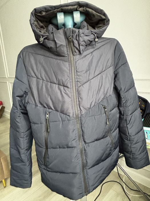 Продам куртку S M размер