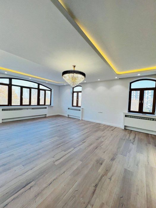 Срочно продается 5ти ком кв-ра в новостройке, ор-р: Финанс.Инст, 221м²