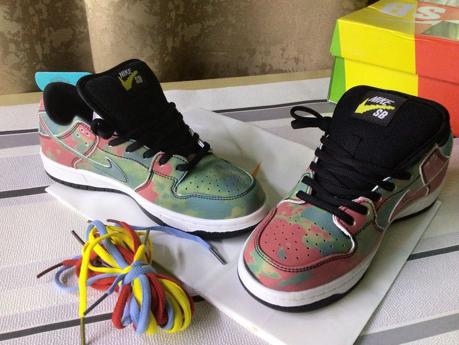 Кроссовки, меняющие цвет