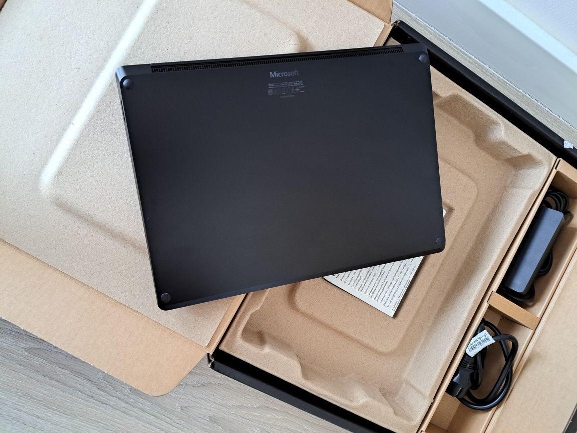 Surface Laptop 5, 14" Qhd TOUCH, i5 gen 12, 8Gb, 256Ssd, Win 11