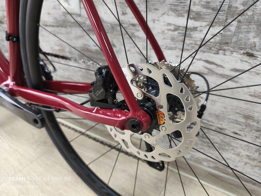 НОВ алуминиев шосеен велосипед Ridley Fenix SLA Disc 105 12 Fulcrum