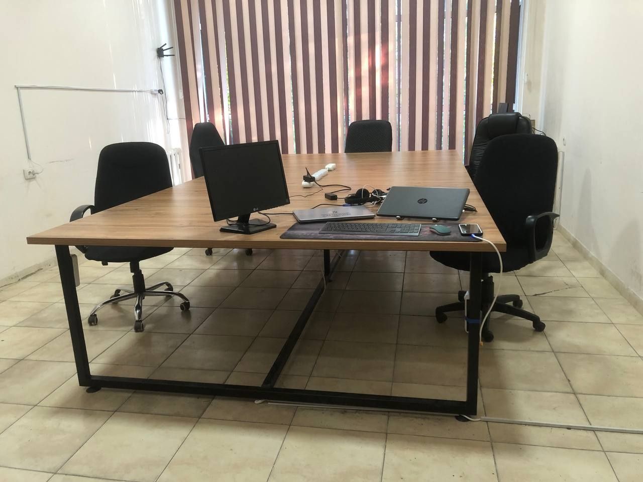 Office stol 350x200x80 + 5 ta kreslo