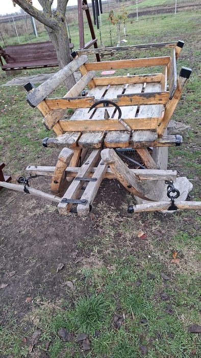 Vând sanie rustică