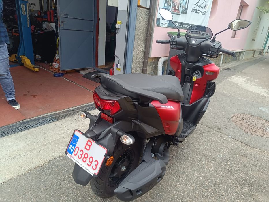 De vânzare scutere YAMAHA
