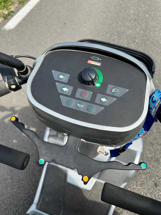 Scuter electric Sterling S700 - pentru persoanele cu dizabilitati