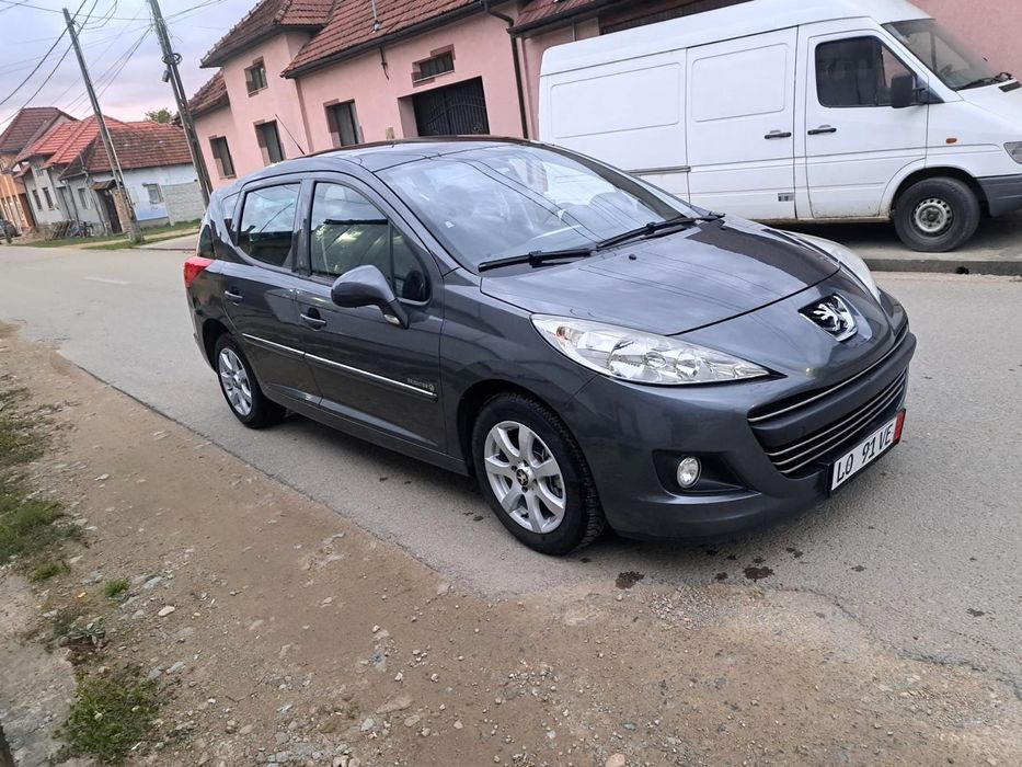 Vând/schimb Peugeot 207 SW an 2010 motor 1.4 benzină MPI PRET 3.590 €