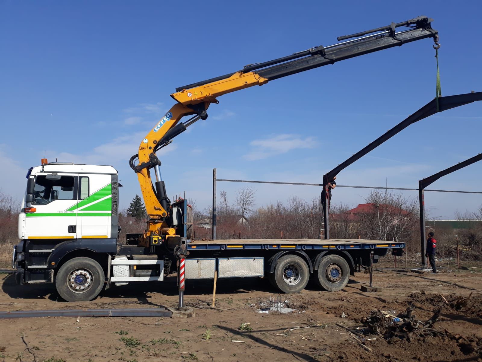 Hiab .camion platforma transport