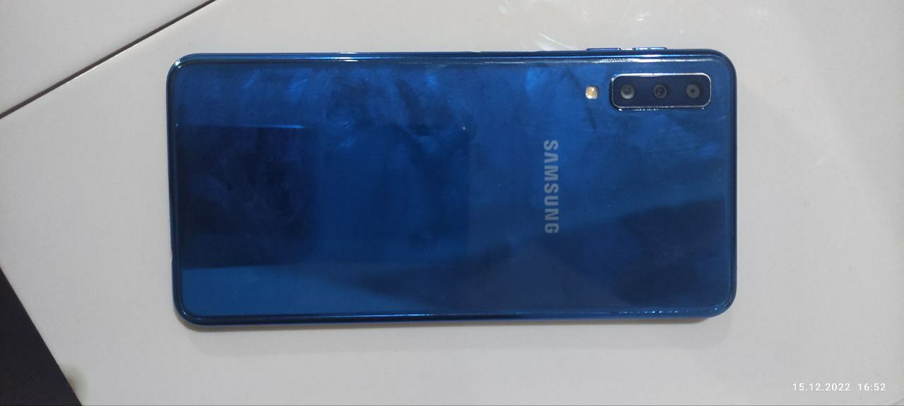 Samsung A7 ideal holatda abmen bor Redmi not 8dan balandiga