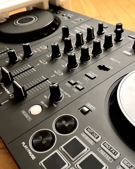 Consola DJ Pioneer DDJ FLX4 ca noua