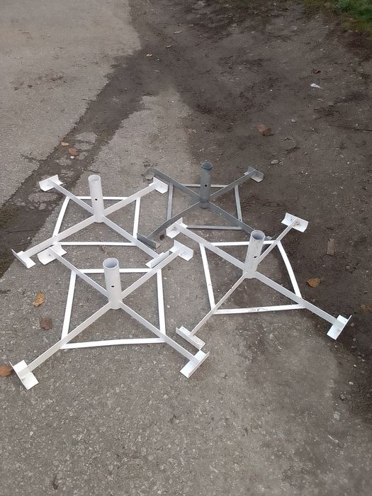 Vând suport din fier pt umbrelă de grădină