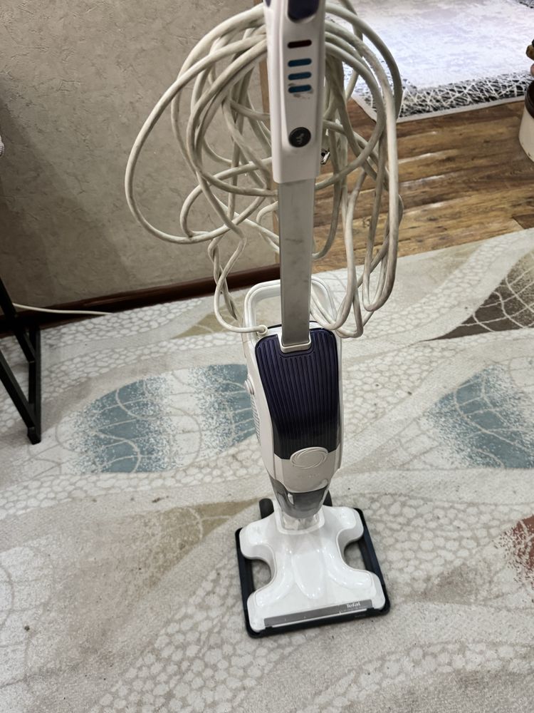 Продам пылесос Tefal Clean & Steam — 2 в 1 (пылесос + пароочиститель)