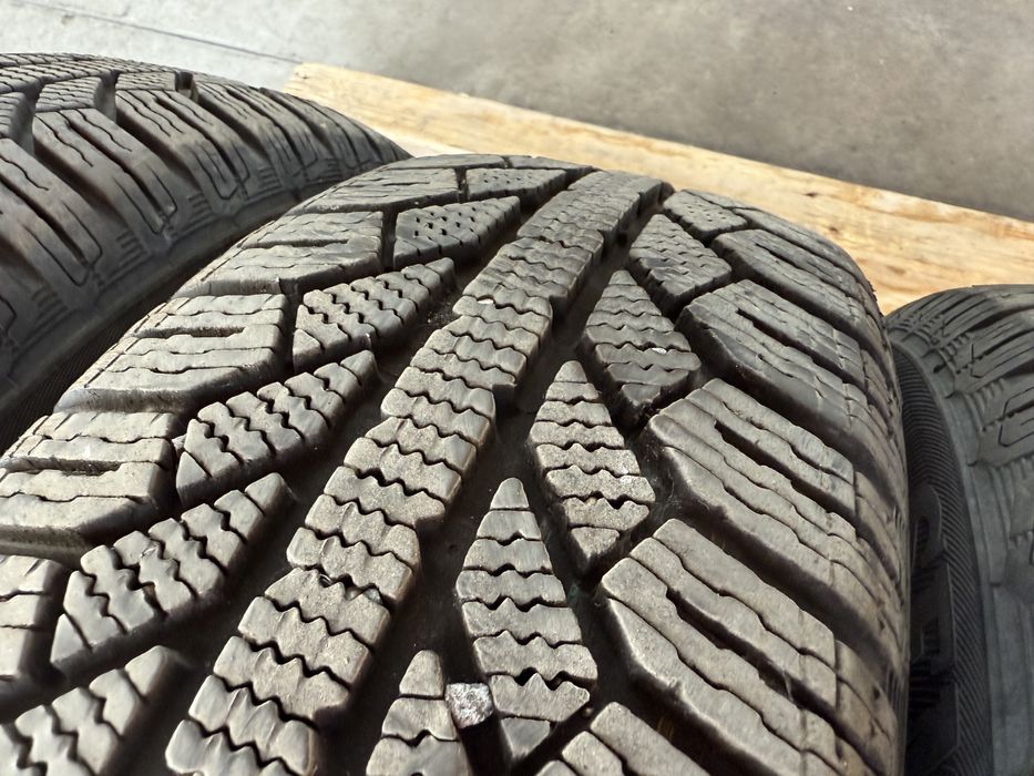 4бр. КАТО НОВИ Зимни Гуми 175/65R/15 -SEMPERIT- DOT:2623- 7.0мм+6.7мм