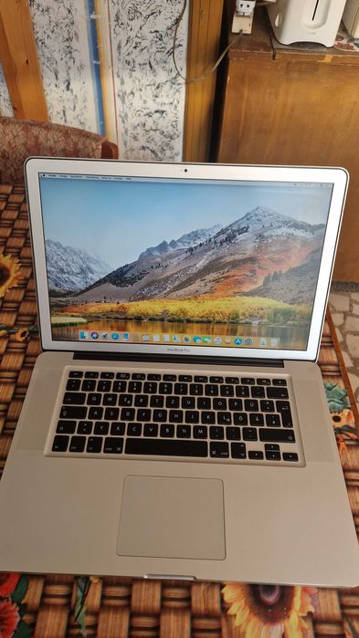 MacBook Pro 15" Mid 2010 | i7 2.66GHz | 8GB RAM | Încărcător original