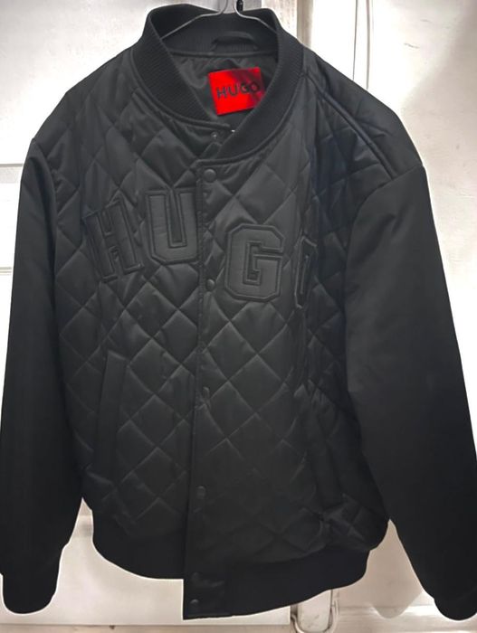 Vând geaca de iarna Hugo Boss