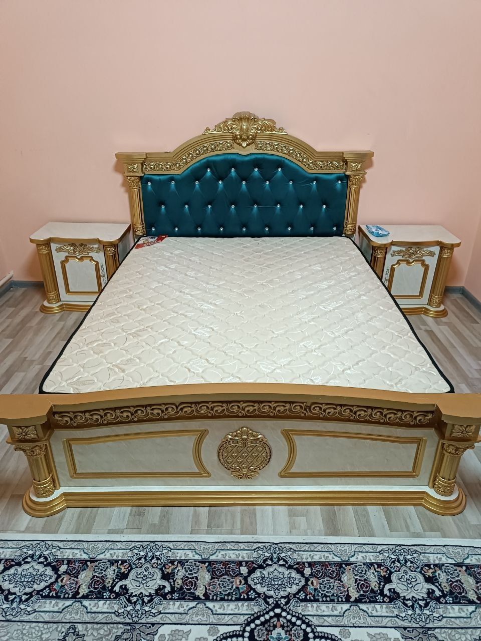 Продам спальню  срочно