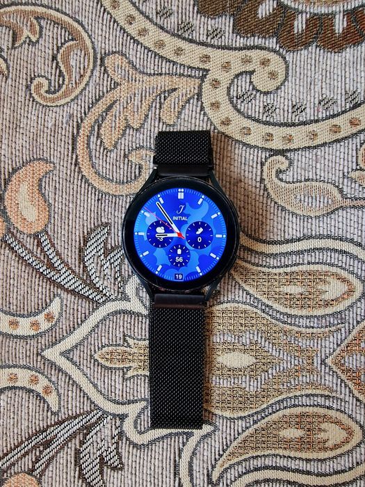 Самсунг Watch 4 в хорошем состоянии