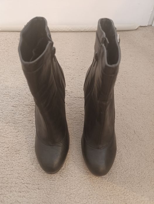 Дамски кожени боти на висок ток 38