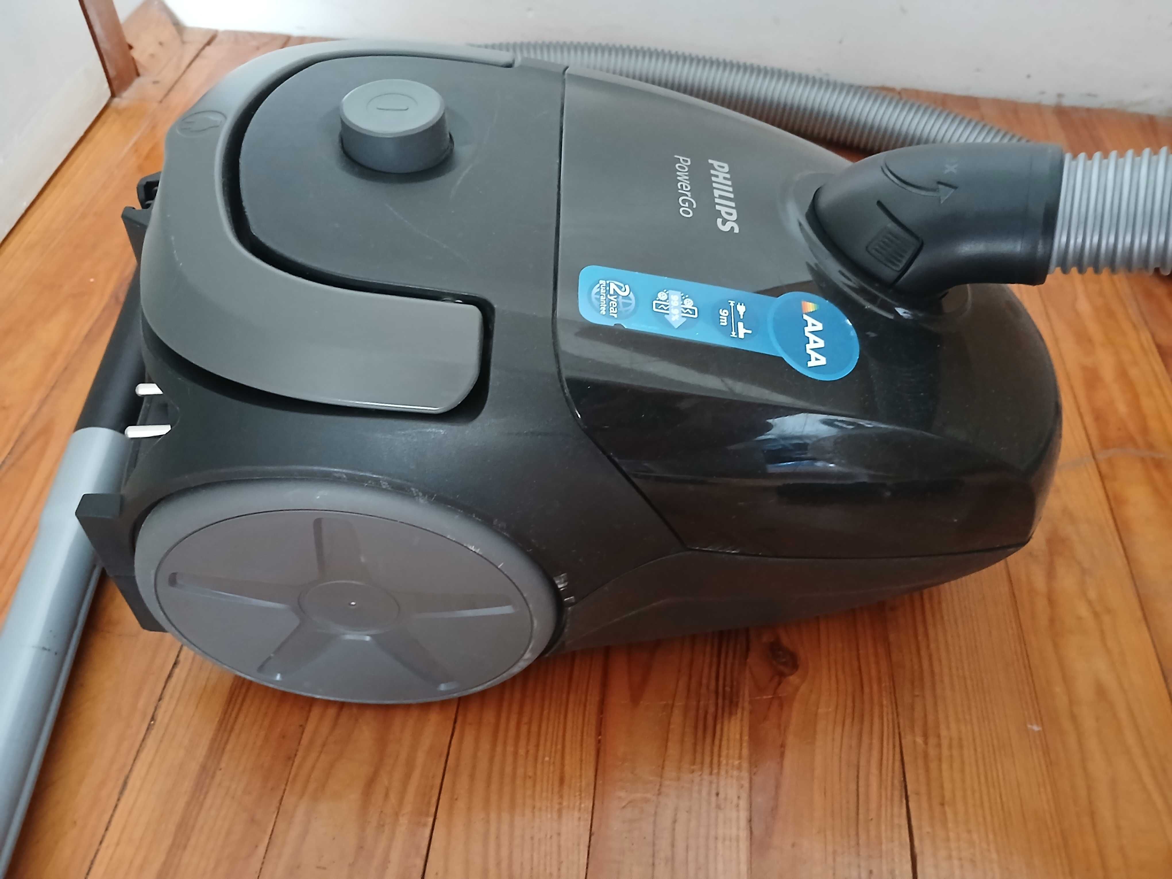 Прахосмукачка Philips /Power Go/ 900W
