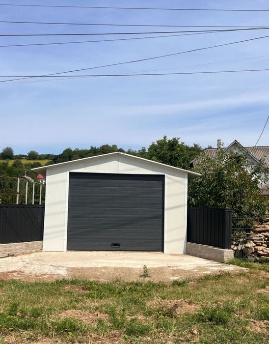 Vindem garaje auto și case modulare