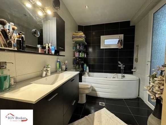 Продава се Къща в София, Люлин 9 - 230 кв.м за 2566 €/кв.м - Снимка #15