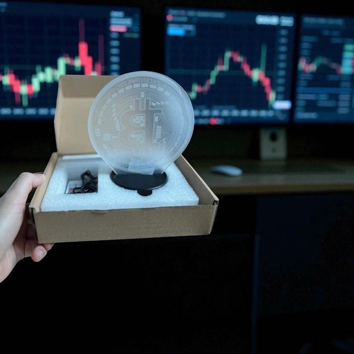 Lampa Bitcoin 3D cu telecomanda - ilumimare RGB muticolor, editie prm