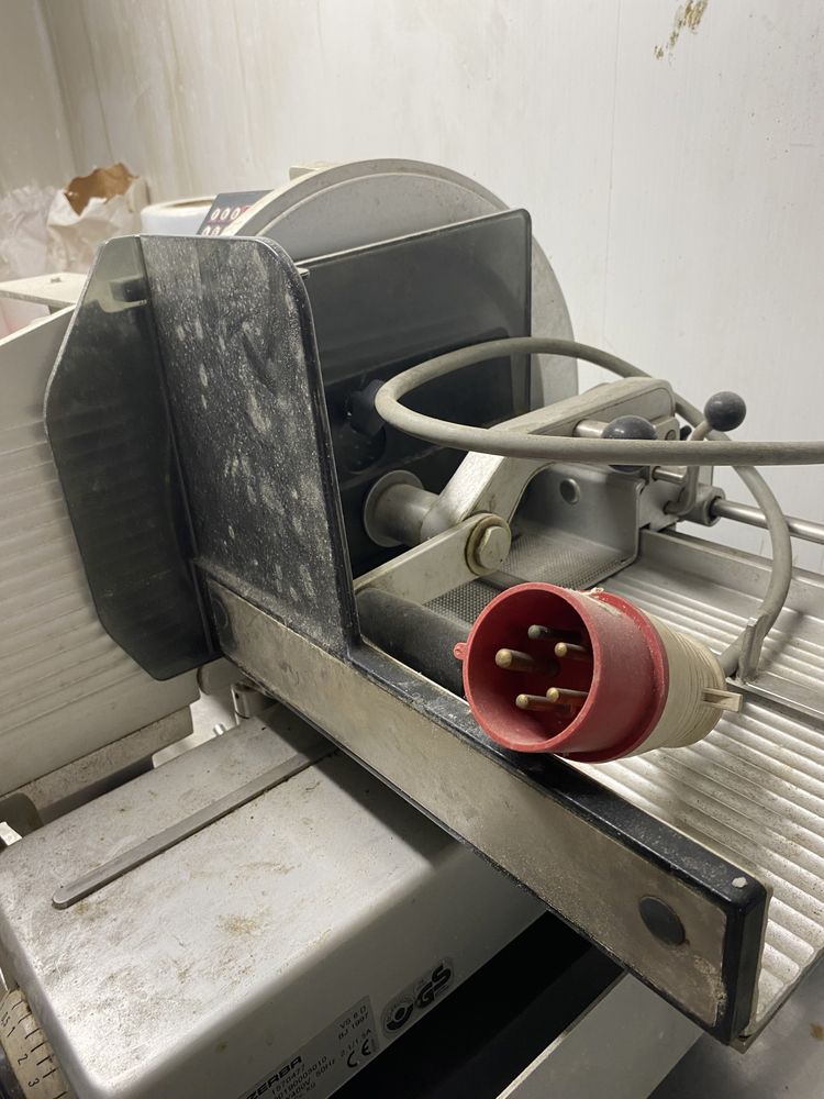 машина за рязане на колбаси